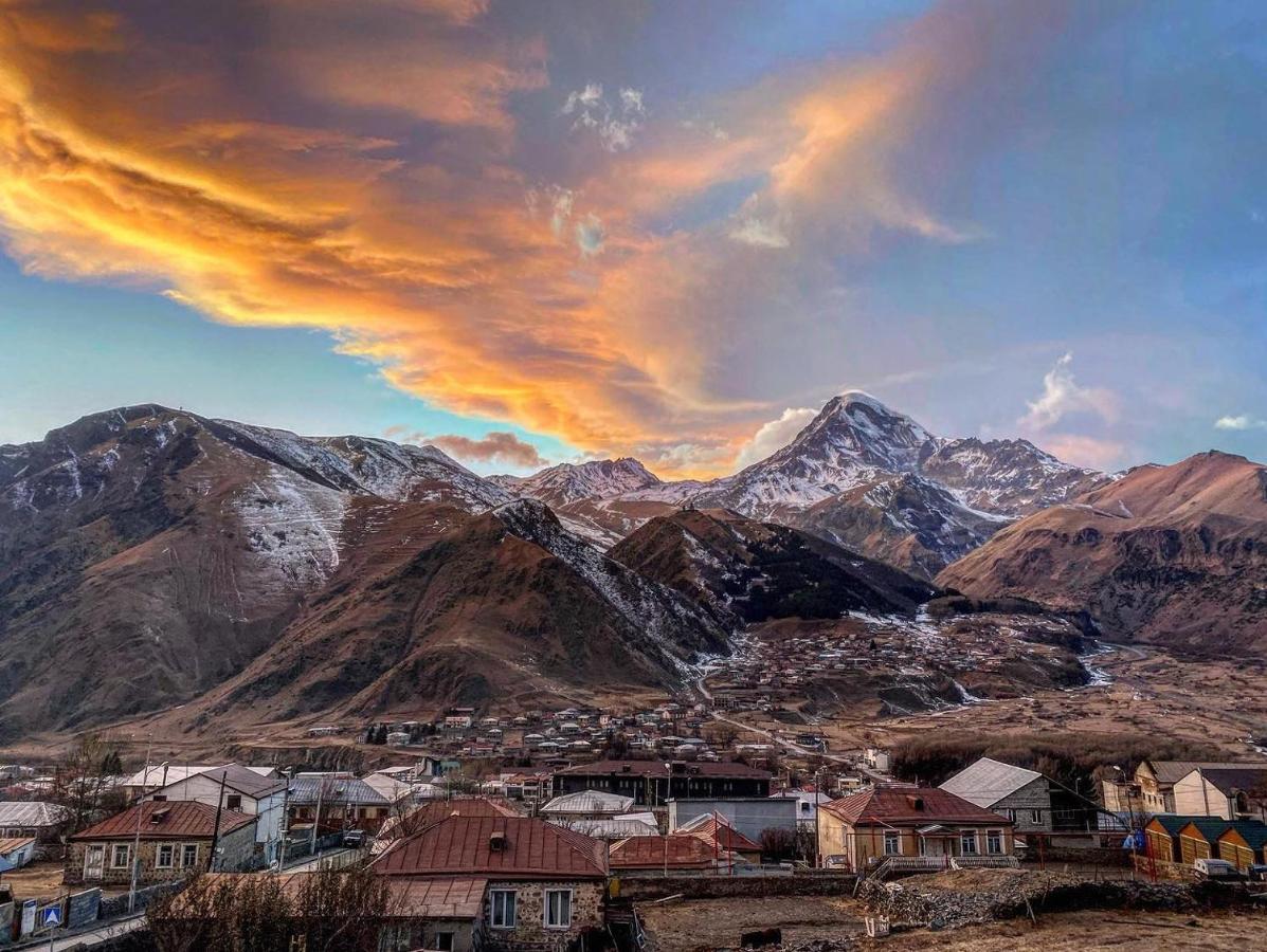 Alpine Lounge Kazbegi Hotel Exterior photo