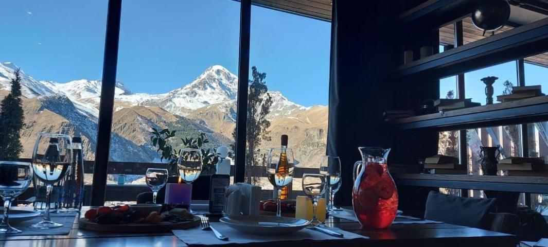 Alpine Lounge Kazbegi Hotel Exterior photo