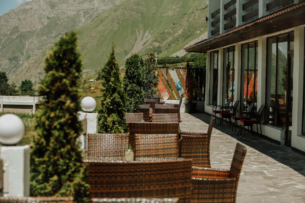 Alpine Lounge Kazbegi Hotel Exterior photo