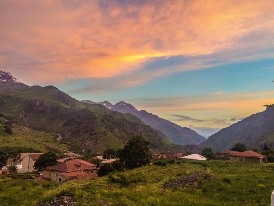 Alpine Lounge Kazbegi Hotel Exterior photo