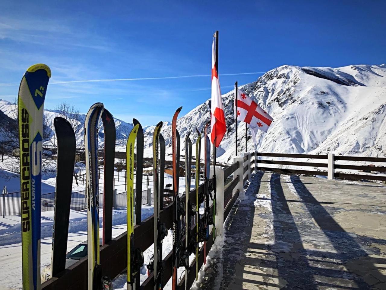 Alpine Lounge Kazbegi Hotel Exterior photo