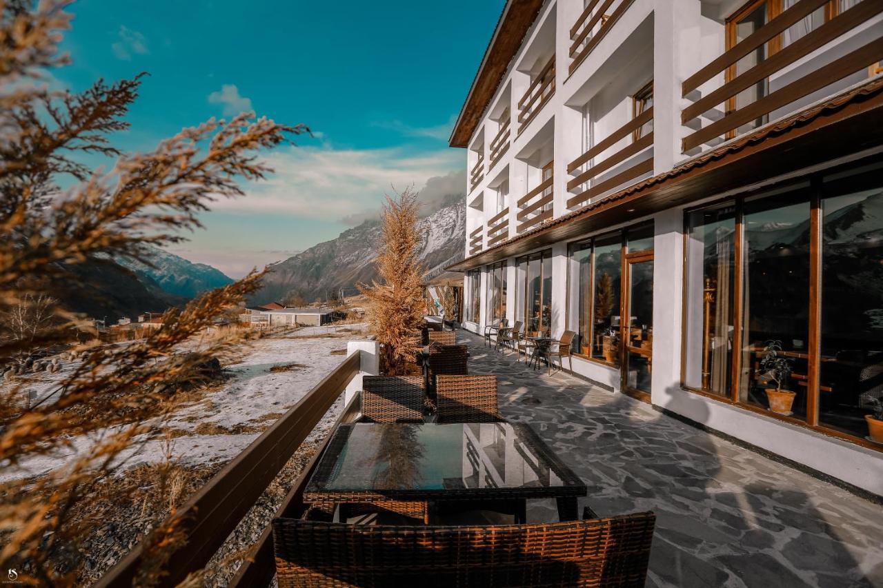 Alpine Lounge Kazbegi Hotel Exterior photo